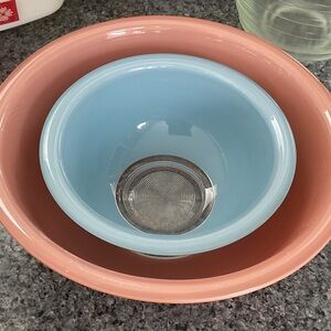 Pyrex 2 Autumn Rainbow 1980 bowls